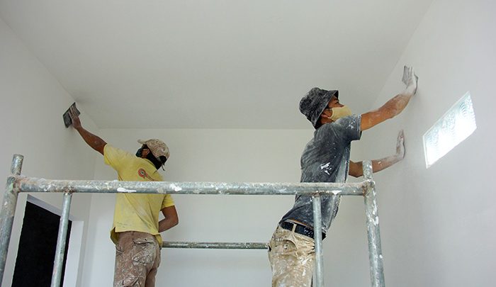 Hướng dẫn chuẩn bị bề mặt tường trước khi sơn màu cho nhà